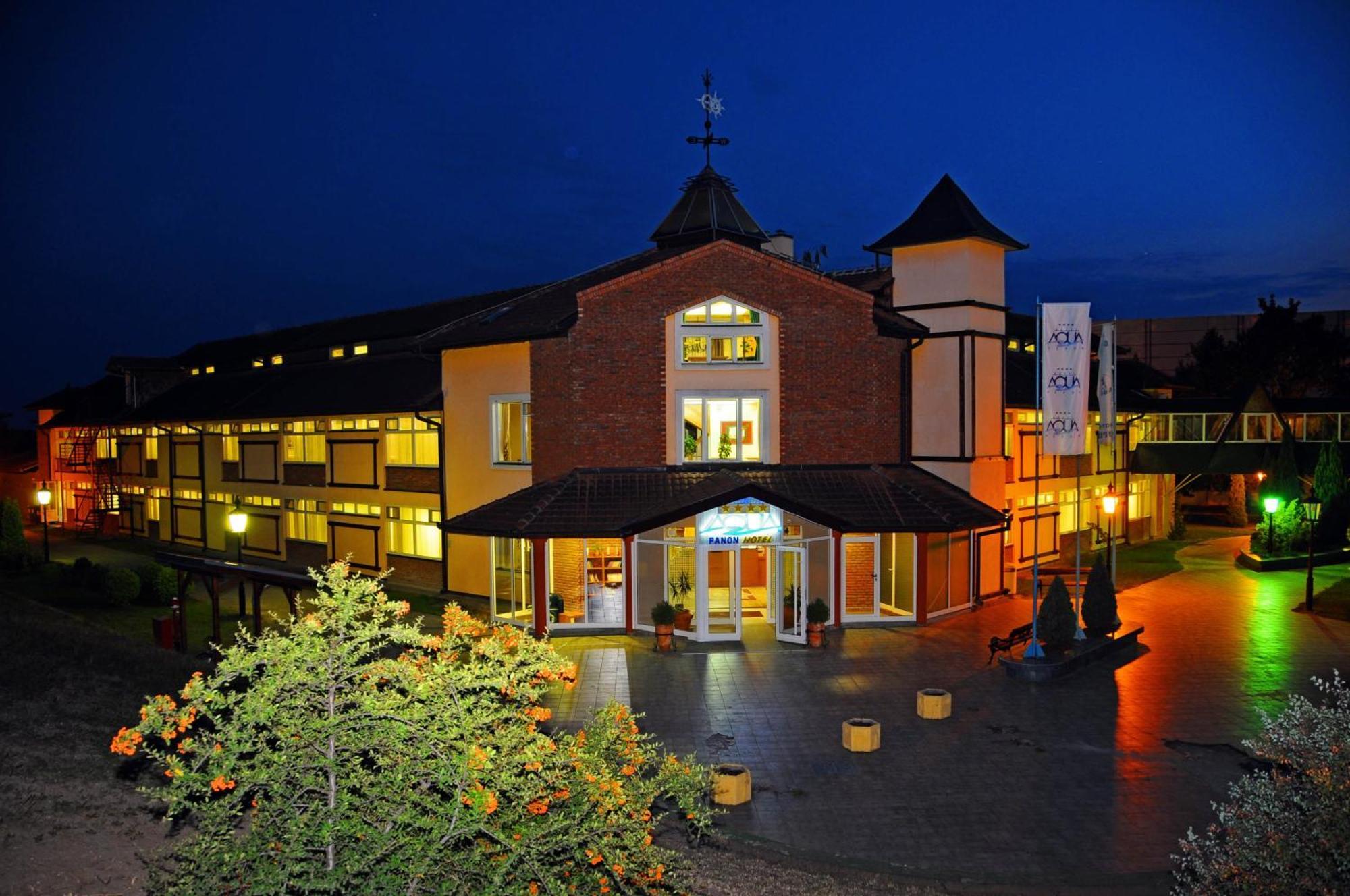 Hotel Aqua Panon Kanjiža エクステリア 写真