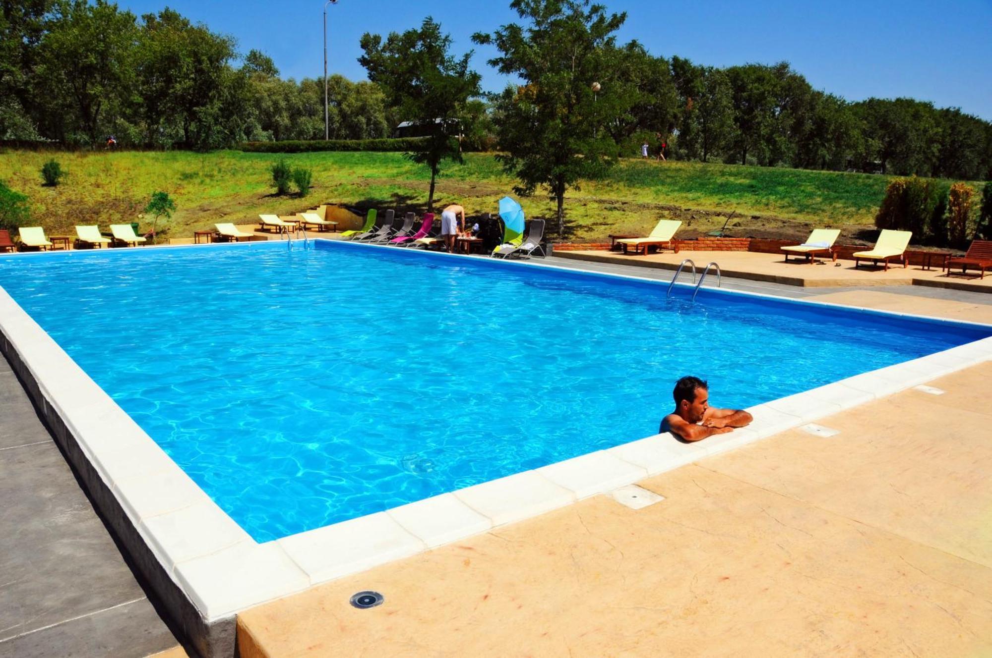 Hotel Aqua Panon Kanjiža エクステリア 写真